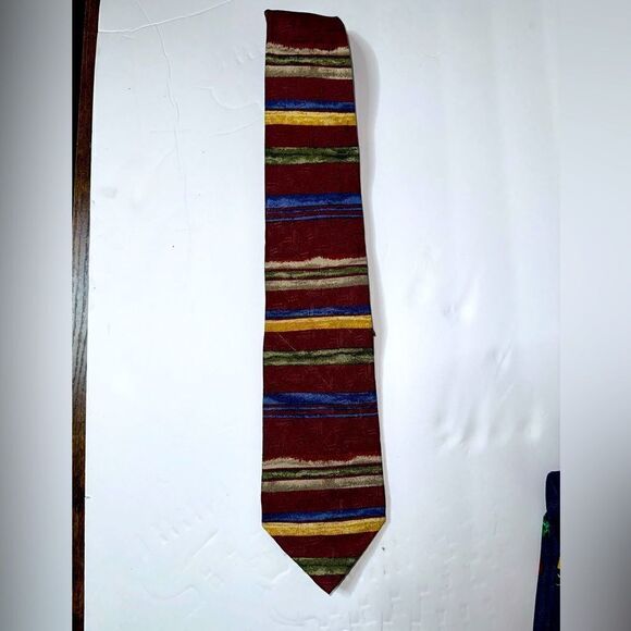 Lands’Ends Tie - Picture 1 of 5